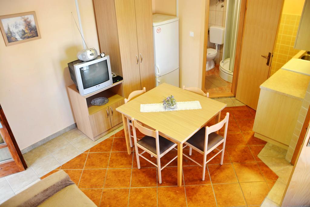 Apartments Joza Vir Εξωτερικό φωτογραφία