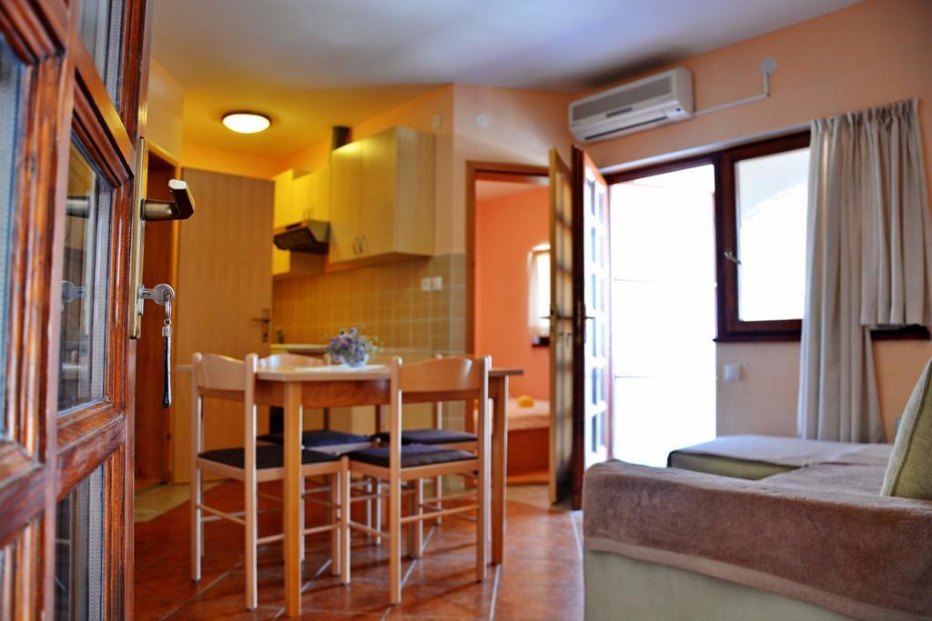Apartments Joza Vir Εξωτερικό φωτογραφία