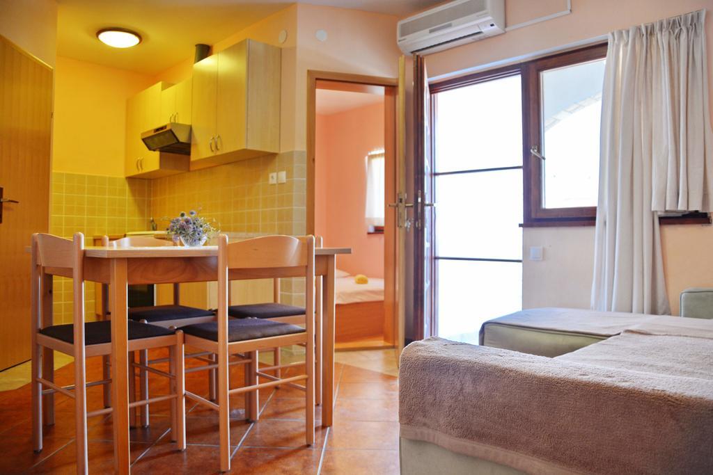 Apartments Joza Vir Εξωτερικό φωτογραφία